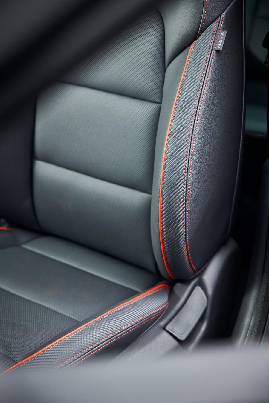 Детали интерьера Hyundai Elantra Sport Premium (AD) 2019 года  (AU) (фото 2 из 15)